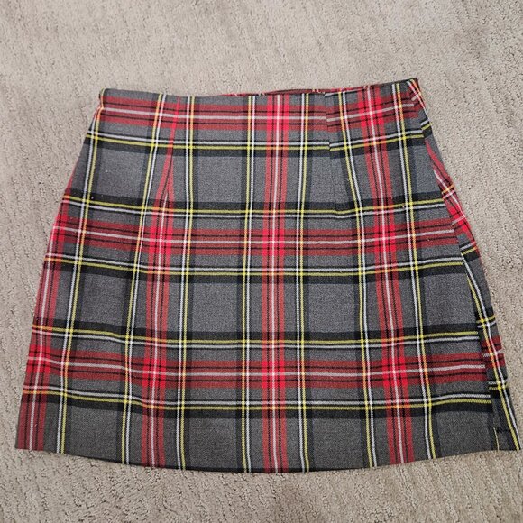 Gray Plaid Mini Skirt - Picture 5 of 6